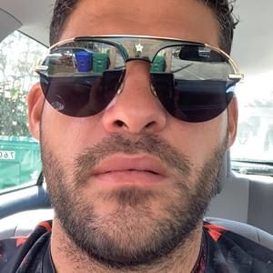 Meet your Posher, Roberto